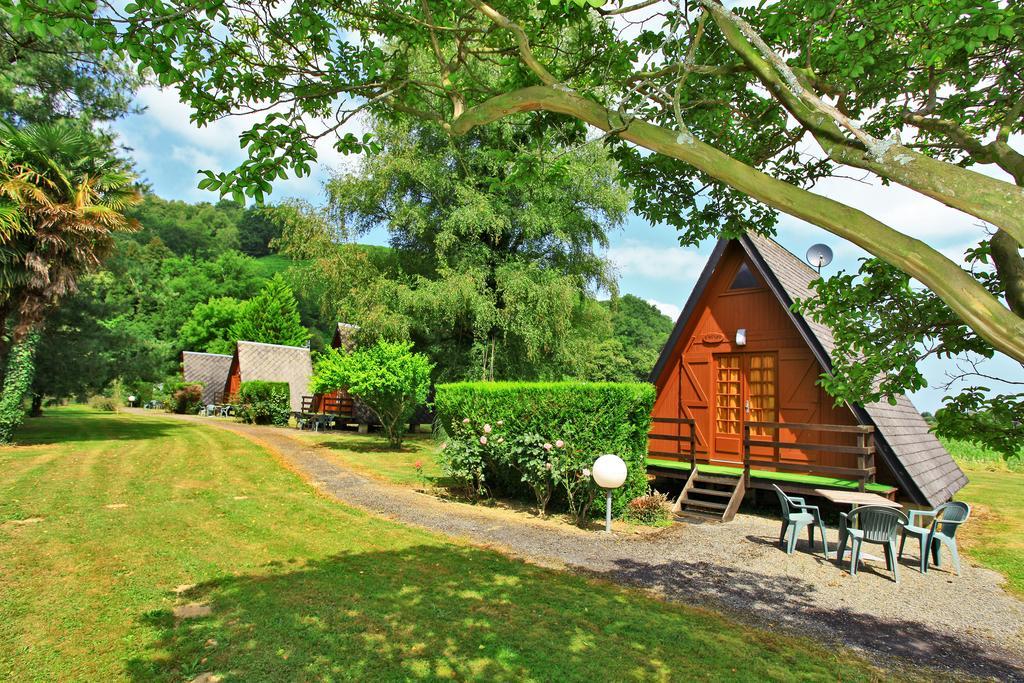 Logis Le Vieux Logis Hotel Lestelle-Bétharram Exterior foto