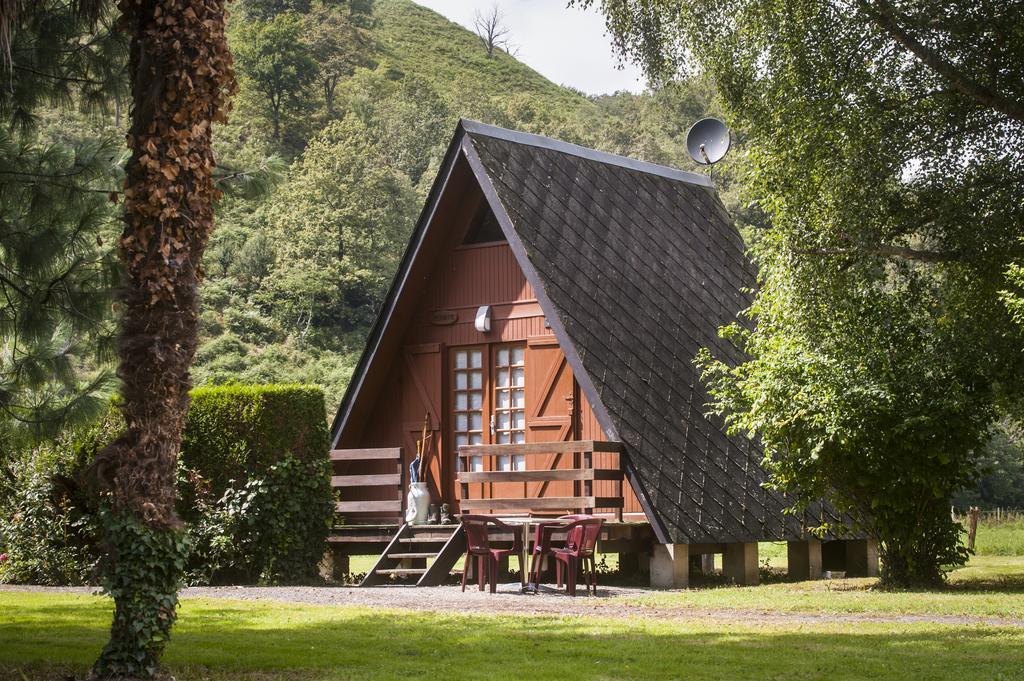 Logis Le Vieux Logis Hotel Lestelle-Bétharram Exterior foto