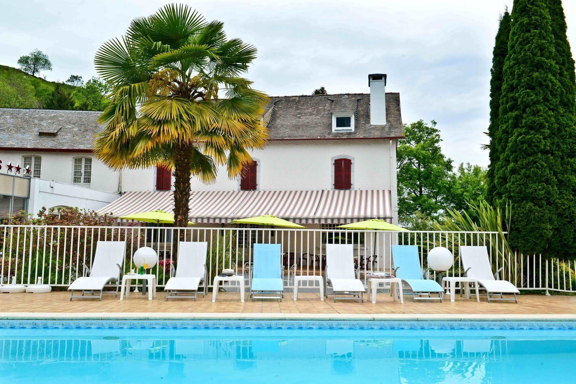 Logis Le Vieux Logis Hotel Lestelle-Bétharram Exterior foto
